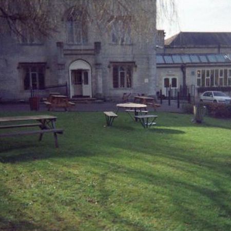 Premier Inn Stroud Екстер'єр фото